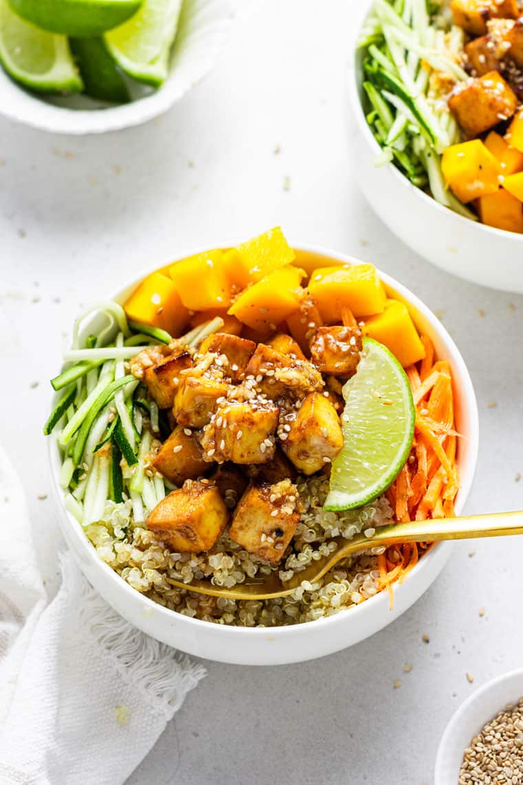 Easy Vegan Teriyaki Quinoa Bowls: Quick Plant-Based Dinner